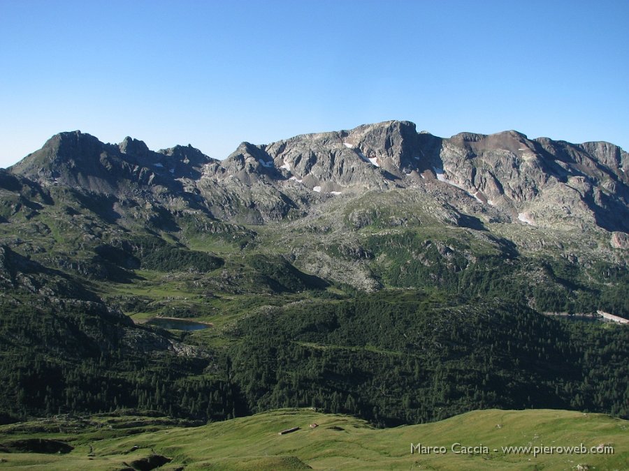 02_I monti della conca del Calvi.JPG